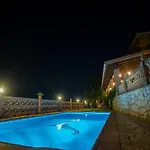 Cubo's Ana Valtocado Villa Alhaurín el Grande