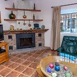 Villa Cubo's Ana Valtocado *