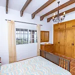 Villa Cubo's Ana Valtocado *