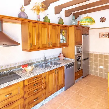 Cubo's Ana Valtocado Villa Alhaurín el Grande