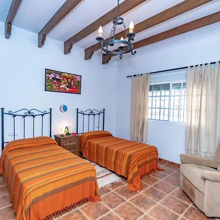 Villa Cubo's Ana Valtocado